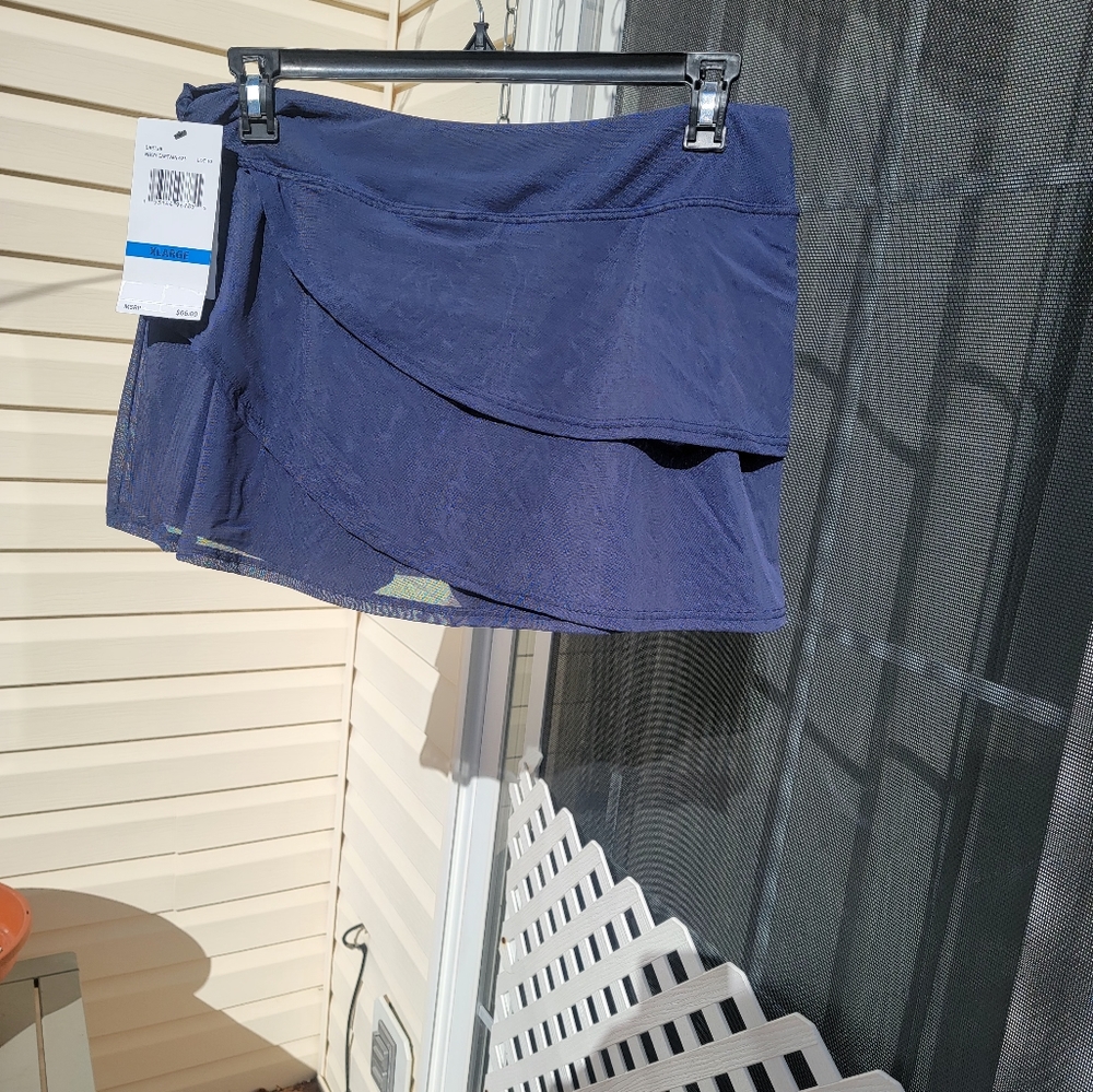 Coco Reef navy color swimsuit tiered shorts bottom, Size XL  NWT